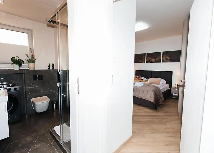 Maya's Flats & 105 - Przestronny Apartamen *