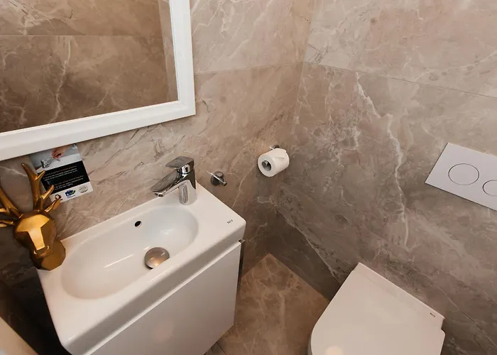 Maya's Flats & 105 - Przestronny Apartamen דירה