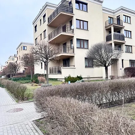 Maya's Flats & 105 - Przestronny Przy Parku Regana Blisko Plazy Apartament