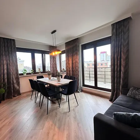 Maya's Flats & 105 - Przestronny Przy Parku Regana Blisko Plazy Apartament *