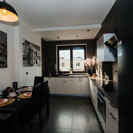 Maya's Flats & 105 - Przestronny Apartamen 아파트 *