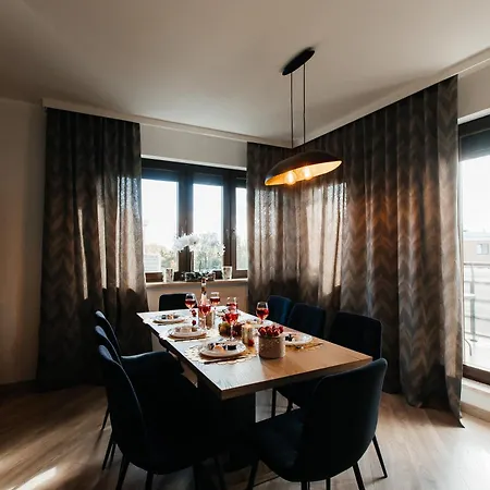 아파트 Maya's Flats & 105 - Przestronny Apartamen 그단스크