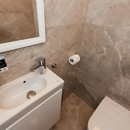 Maya's Flats & 105 - Przestronny Apartamen 아파트