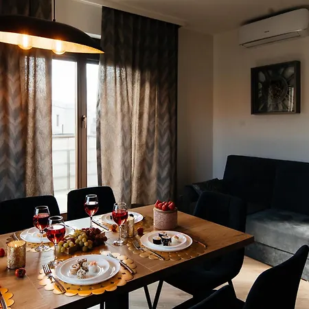아파트 Maya's Flats & 105 - Przestronny Apartamen