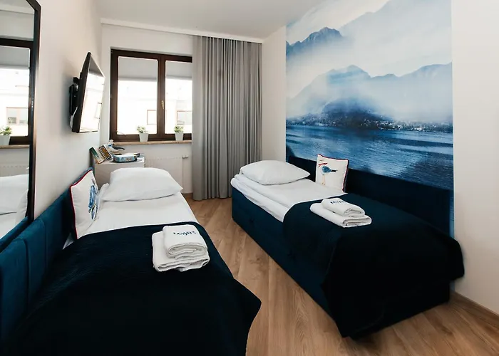 Maya's Flats & 105 - Przestronny Apartamen