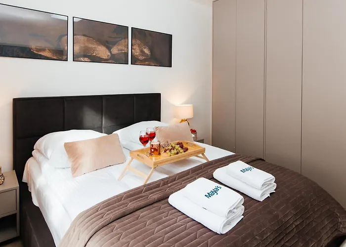 Maya's Flats & 105 - Przestronny Apartamen *