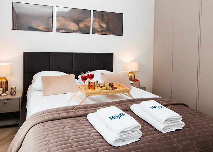 Maya's Flats & 105 - Przestronny Apartamen غدانسك